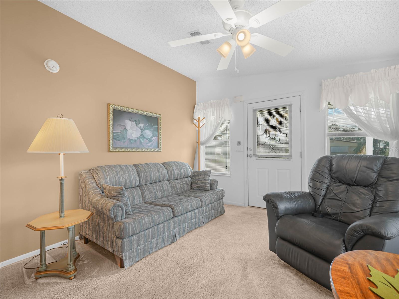 SADDLEBAG LAKE - Residential