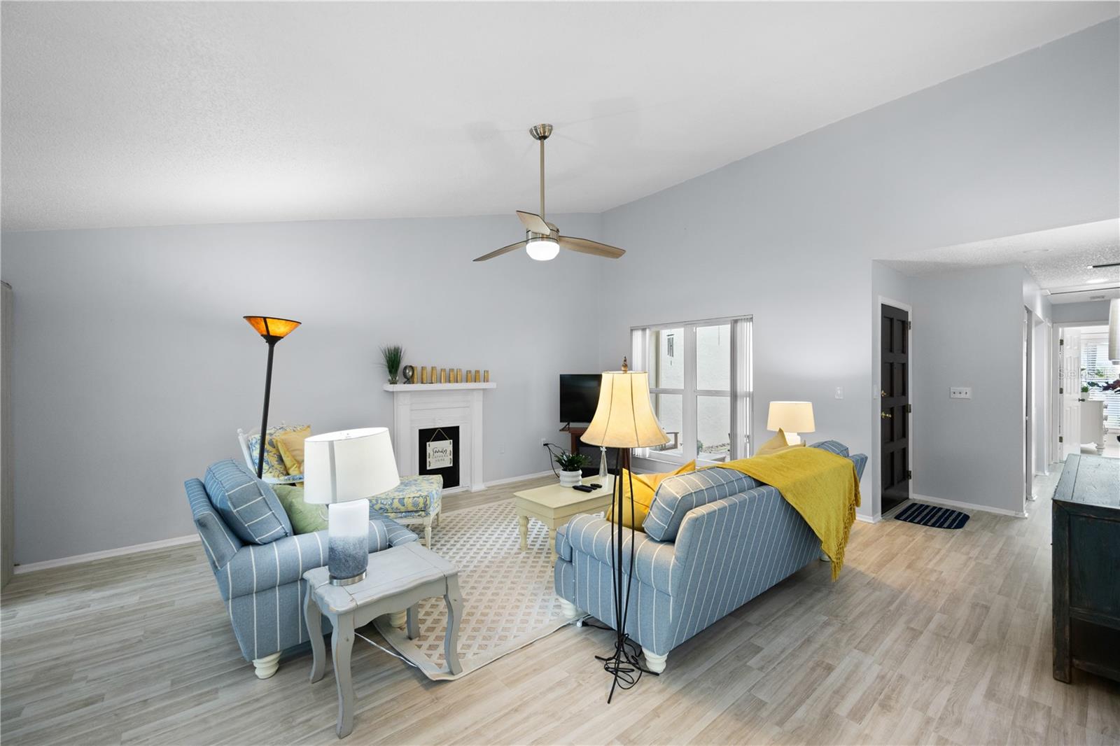 PIPERS GLEN CONDO - Residential