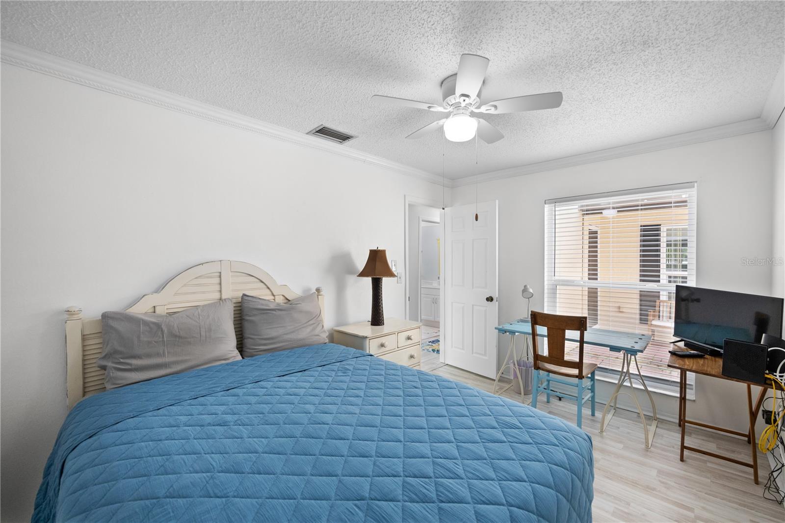 PIPERS GLEN CONDO - Residential