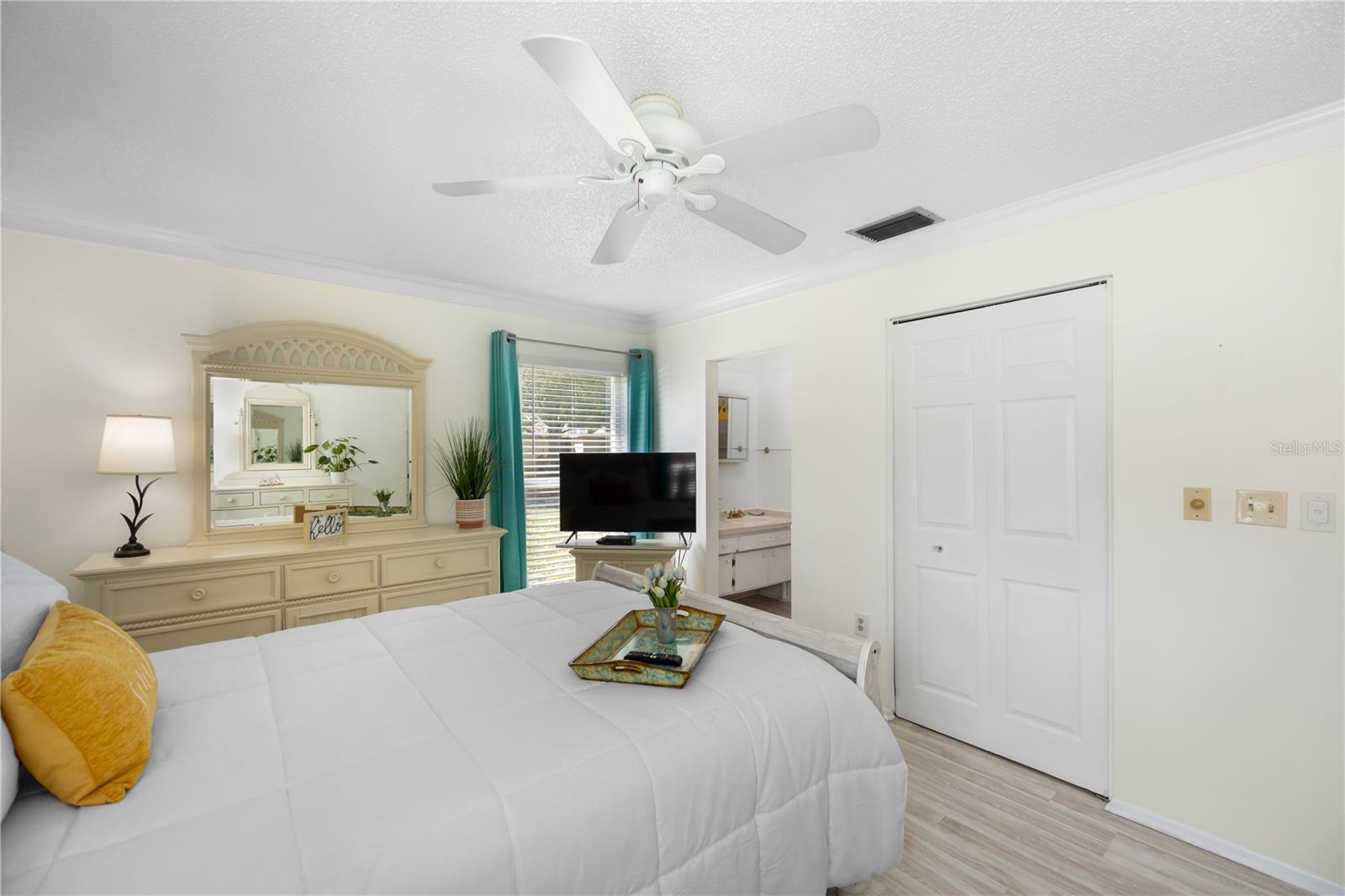 PIPERS GLEN CONDO - Residential