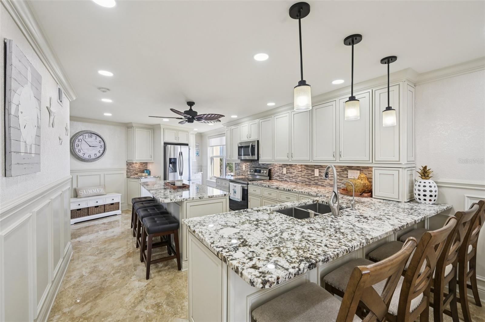 GULF & BAY CLUB PH 3 - Residential