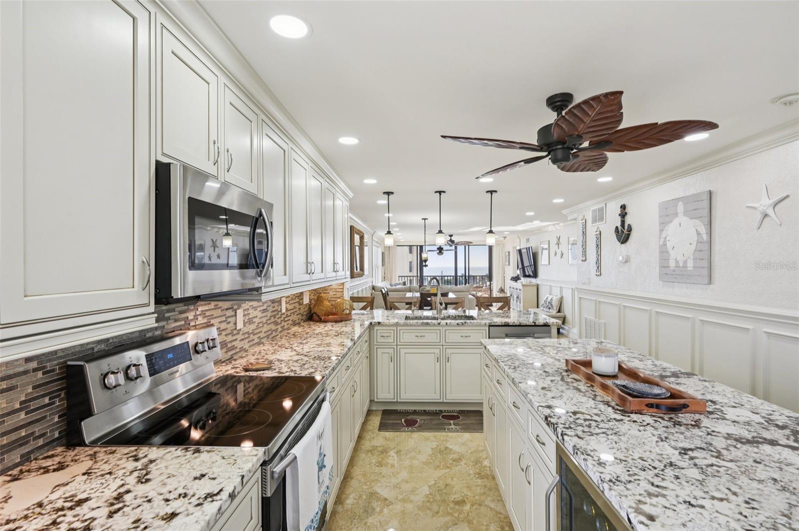 GULF & BAY CLUB PH 3 - Residential