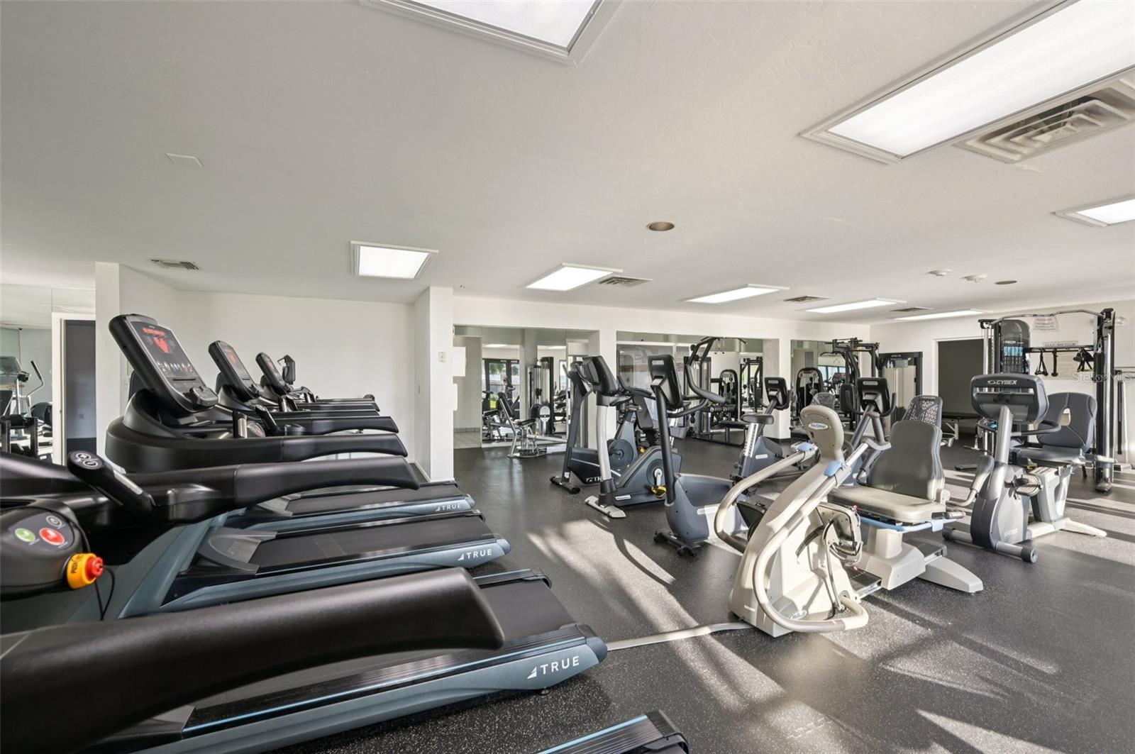 GULF & BAY CLUB PH 3 - Residential