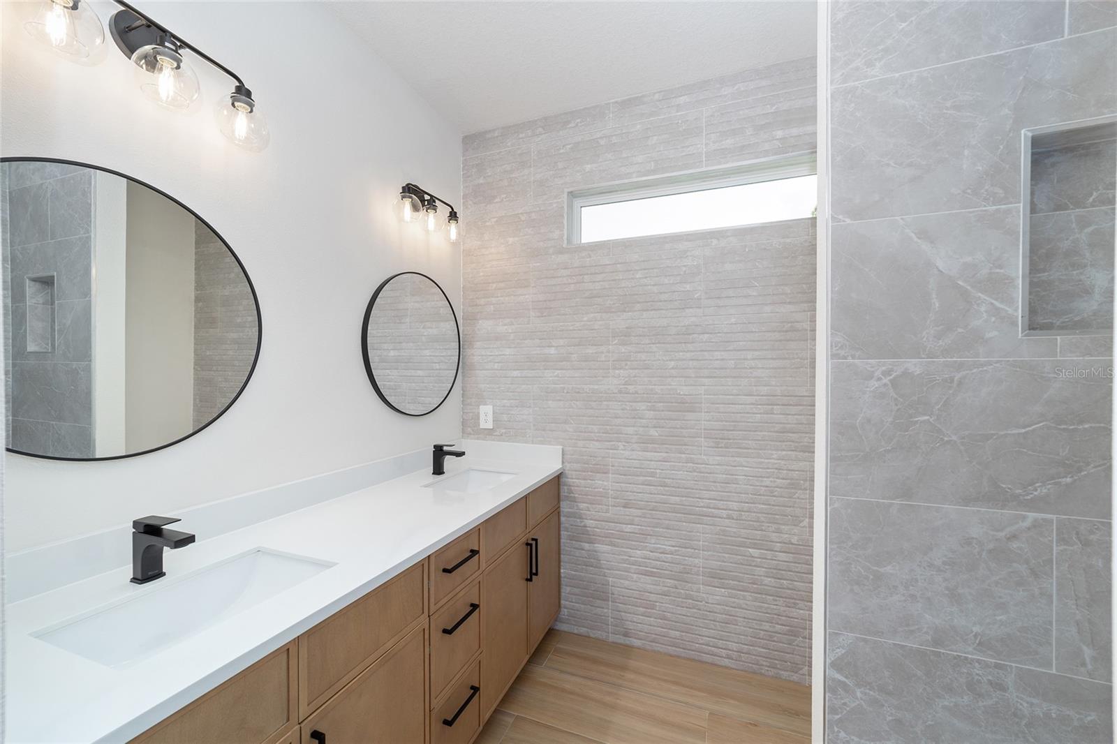 RAINBOW PK UN #3 - Residential