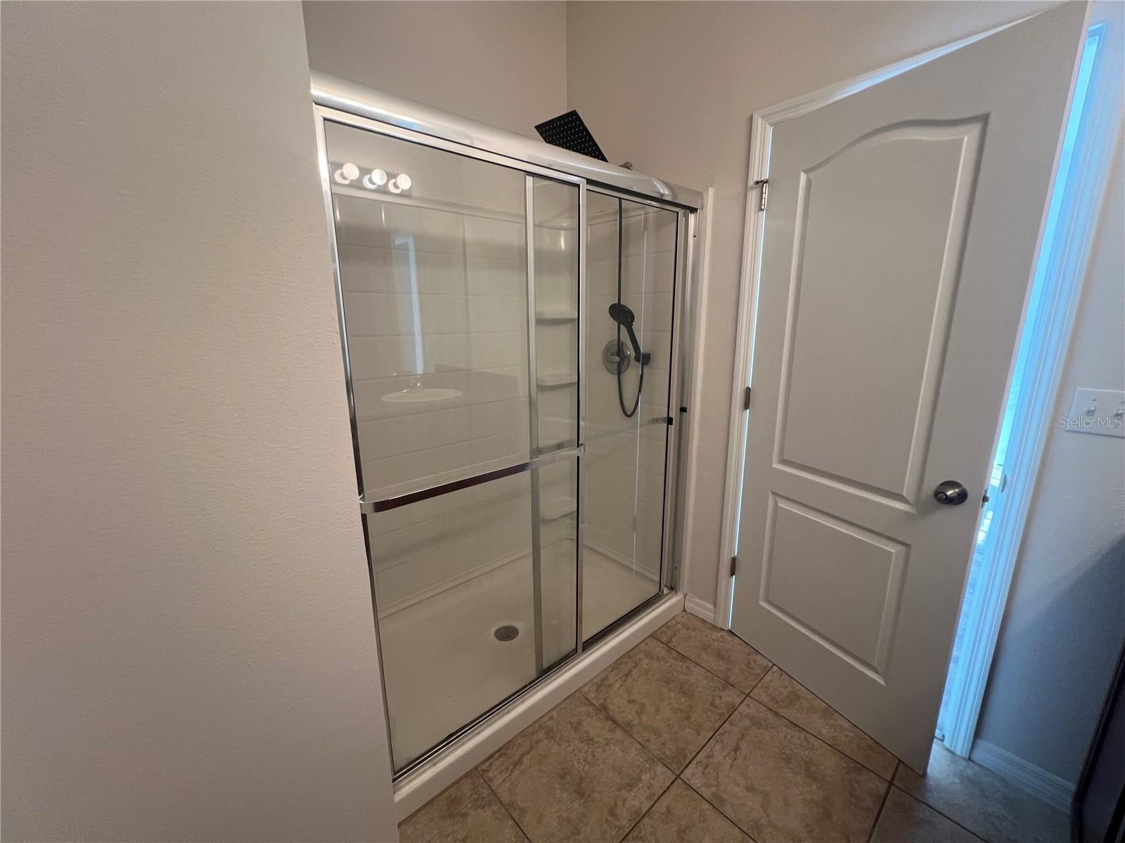 FISHHAWK RANCH PH 2 TR 1 - Residential Lease