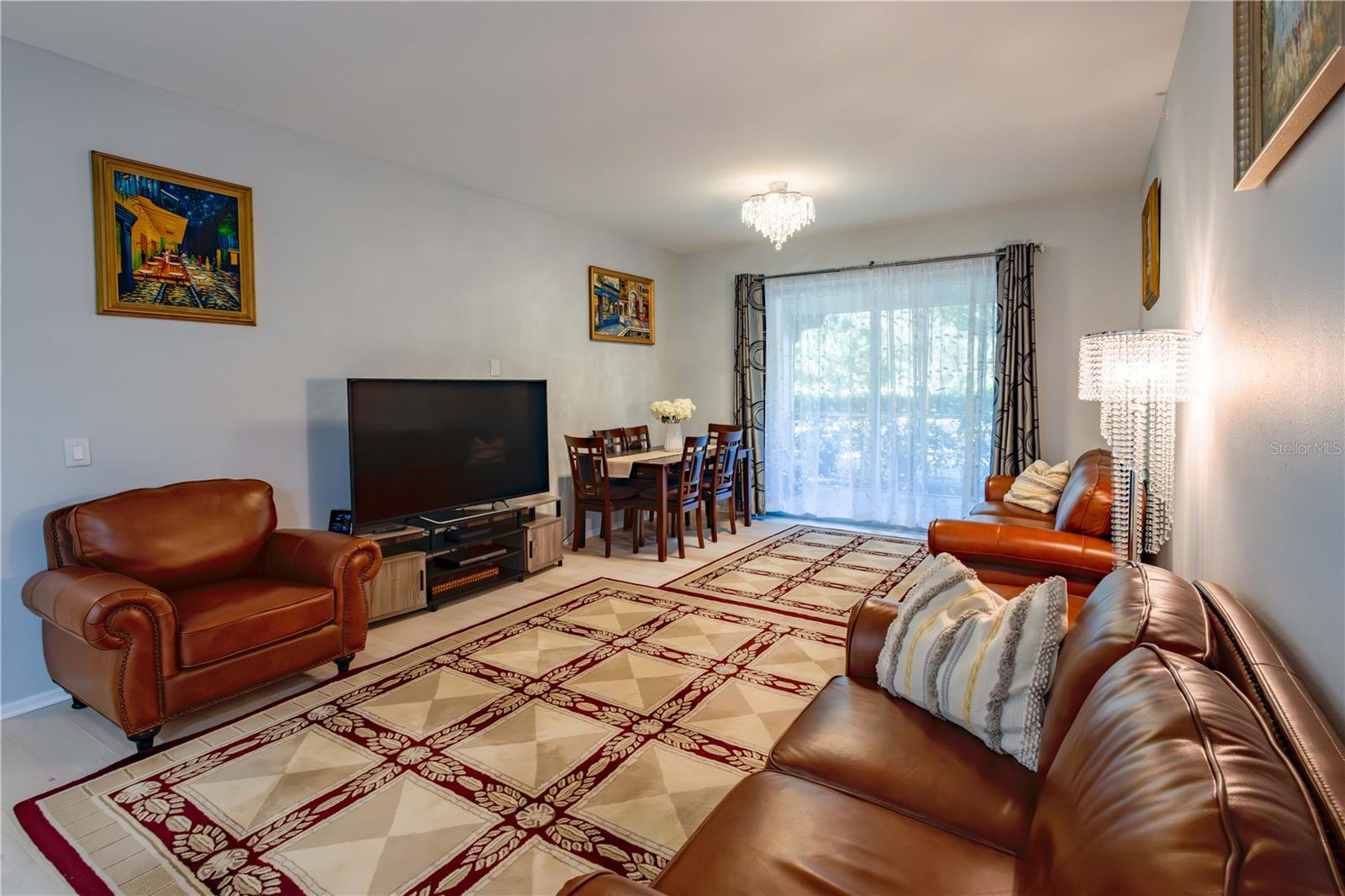 PLAZA DE FLORES - Residential