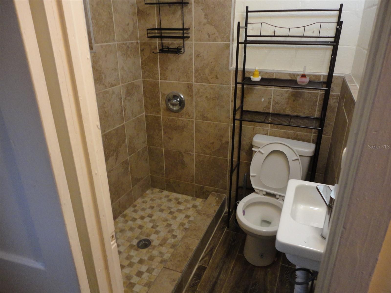 NEW GAINESVILLE - Residential Lease