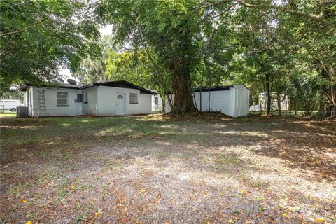 A home in LAKELAND