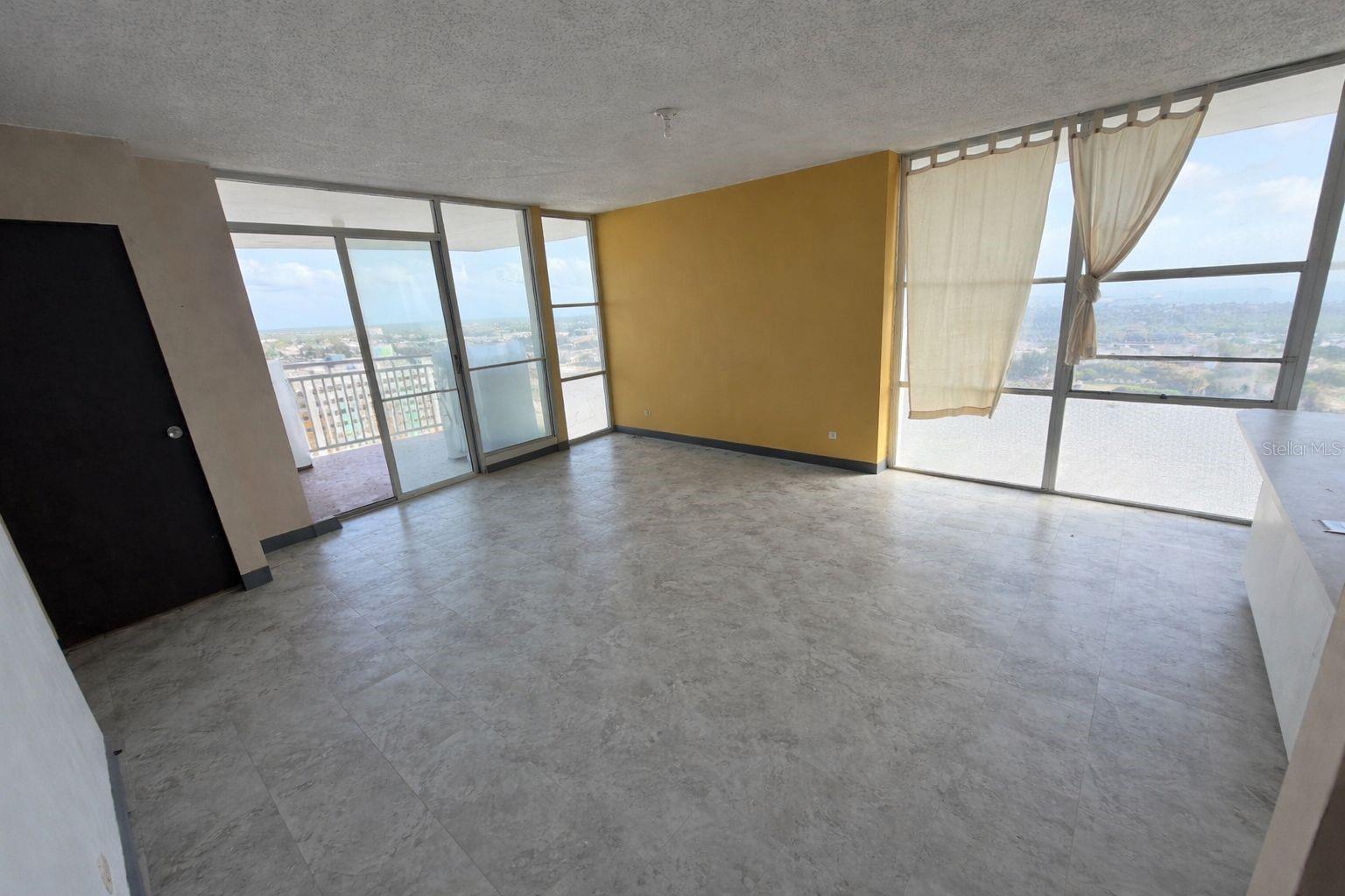 CONDOMINIO TORRE DE SANTA MARIA - Residential