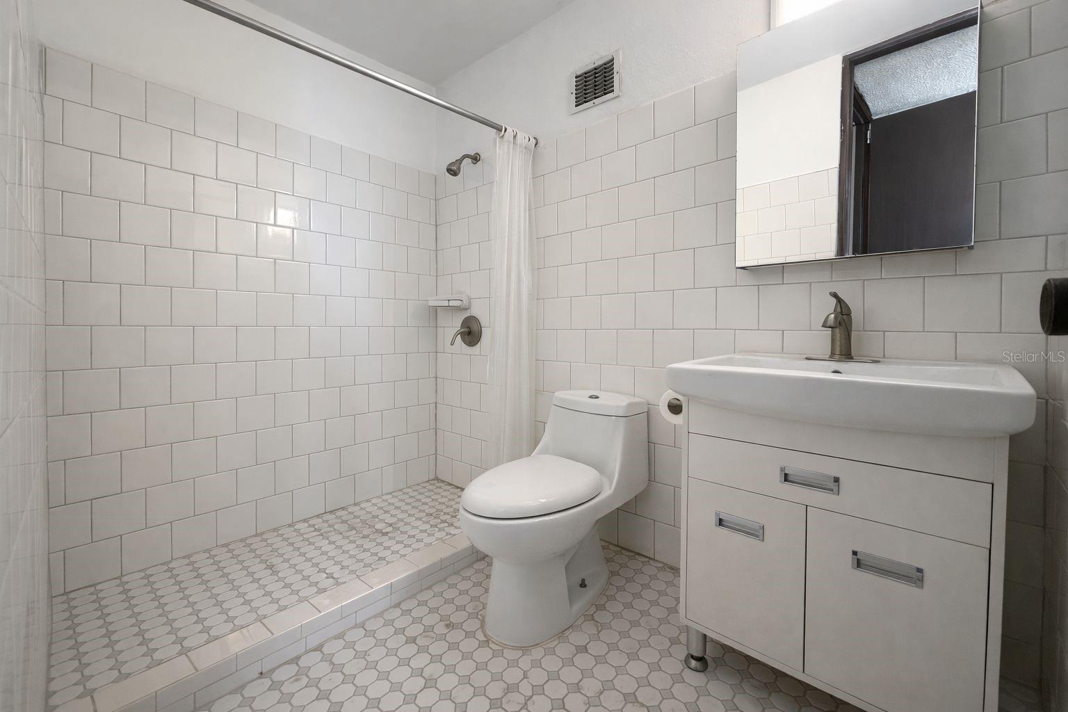 CONDOMINIO TORRE DE SANTA MARIA - Residential