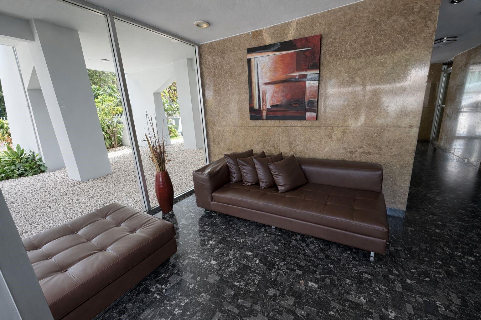 2325 UNIVERDIDAD STREET 2302