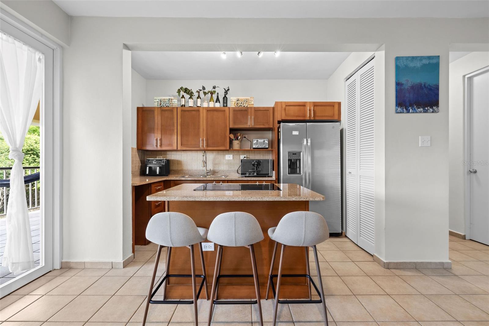 COND HARBOUR LAKES - Residential