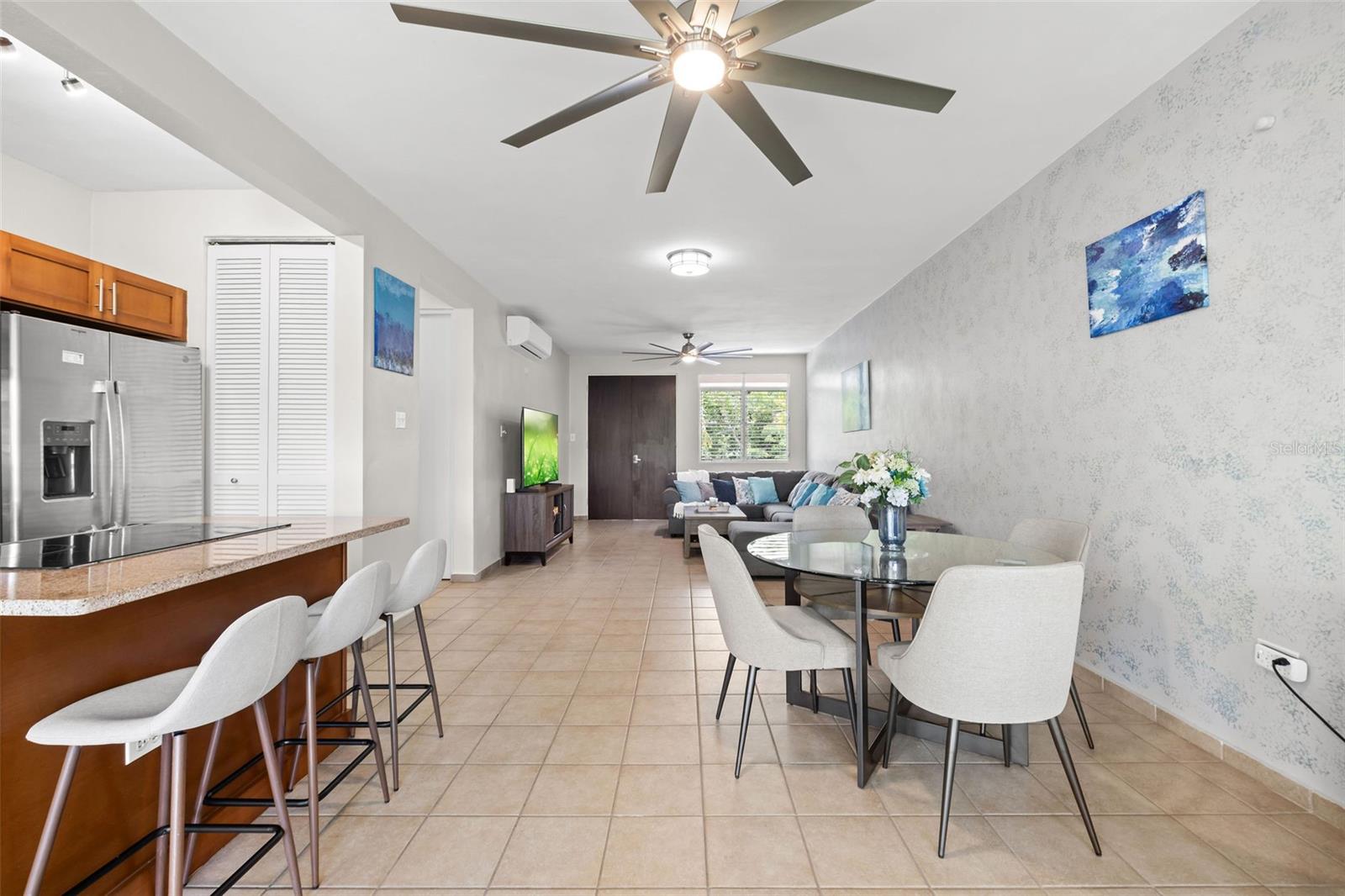 COND HARBOUR LAKES - Residential