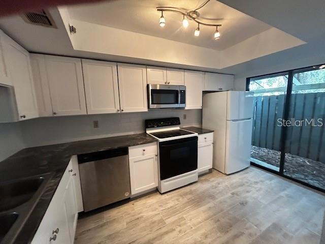 SUMMERSIDE - Residential Lease