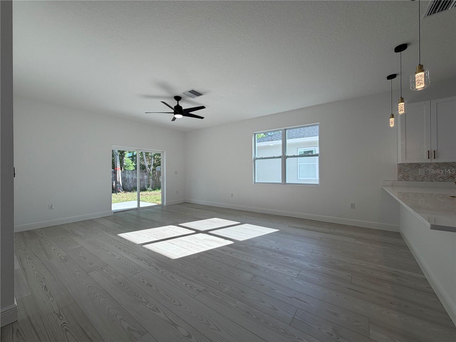 1607 ILLINOIS STREET