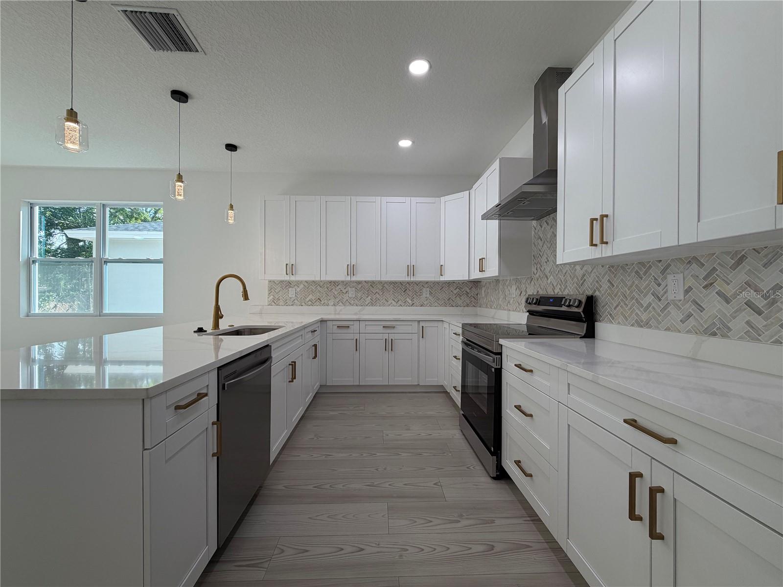 1607 ILLINOIS STREET