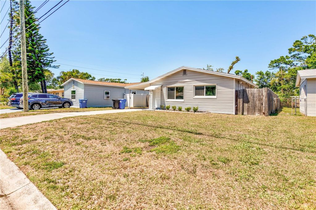 Photo of 2639 28th Avenue N, St Petersburg, FL 33713 (MLS # TB8484286)