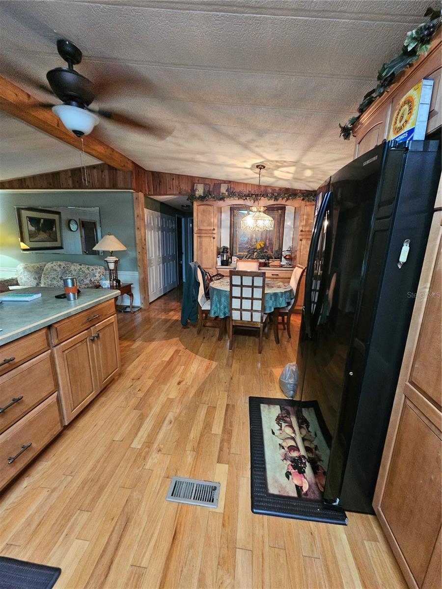 FROM NE COR OF SEC RUN S 04DEG 20 MIN50SEC W 330 F - Residential