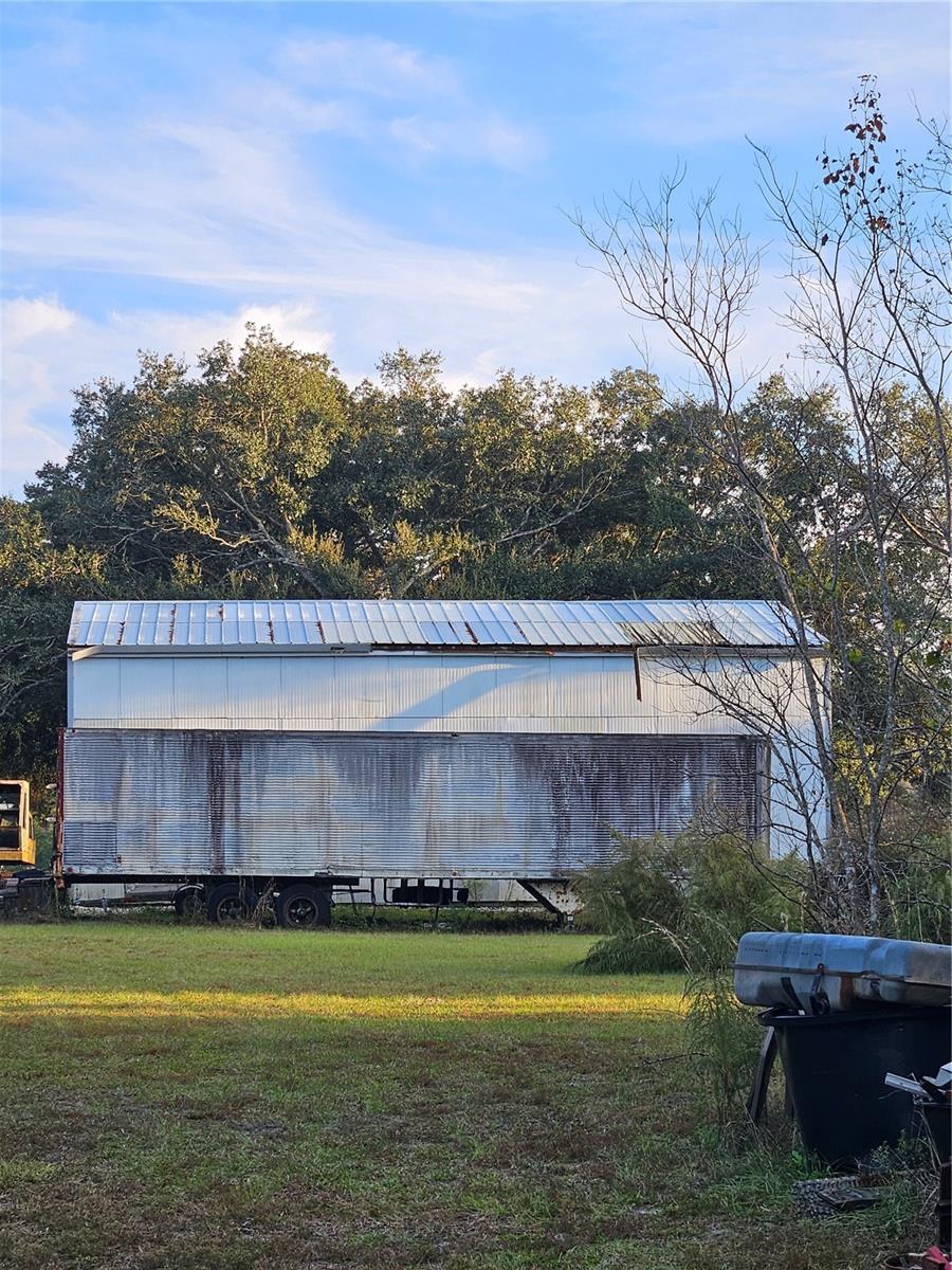 FROM NE COR OF SEC RUN S 04DEG 20 MIN50SEC W 330 F - Residential