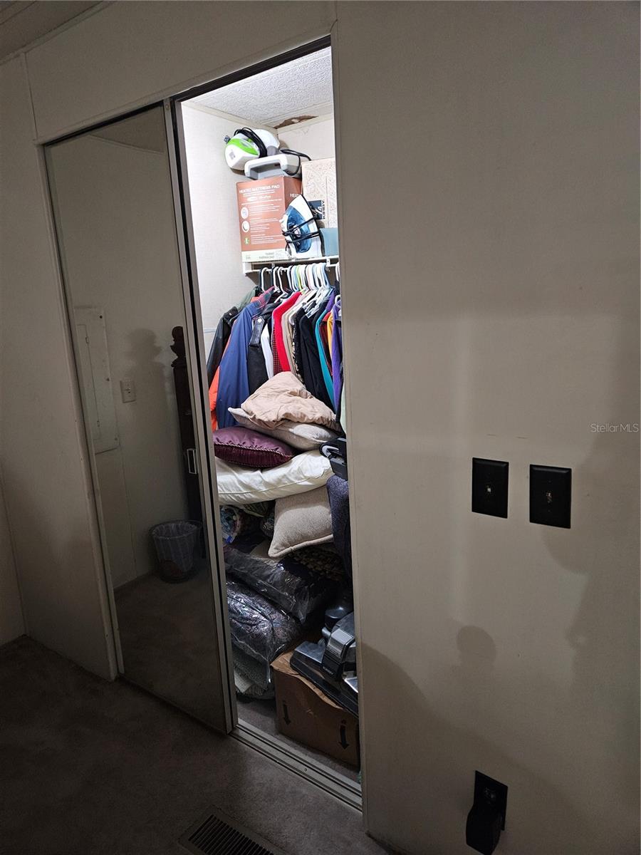 FROM NE COR OF SEC RUN S 04DEG 20 MIN50SEC W 330 F - Residential