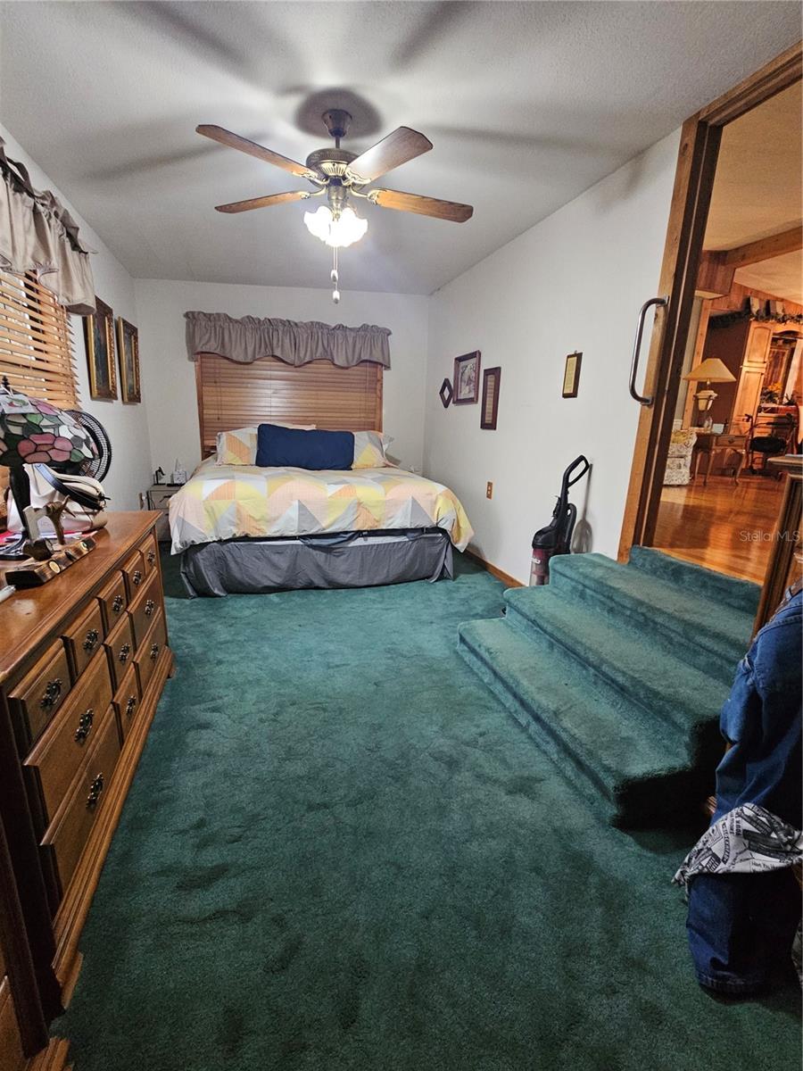 FROM NE COR OF SEC RUN S 04DEG 20 MIN50SEC W 330 F - Residential