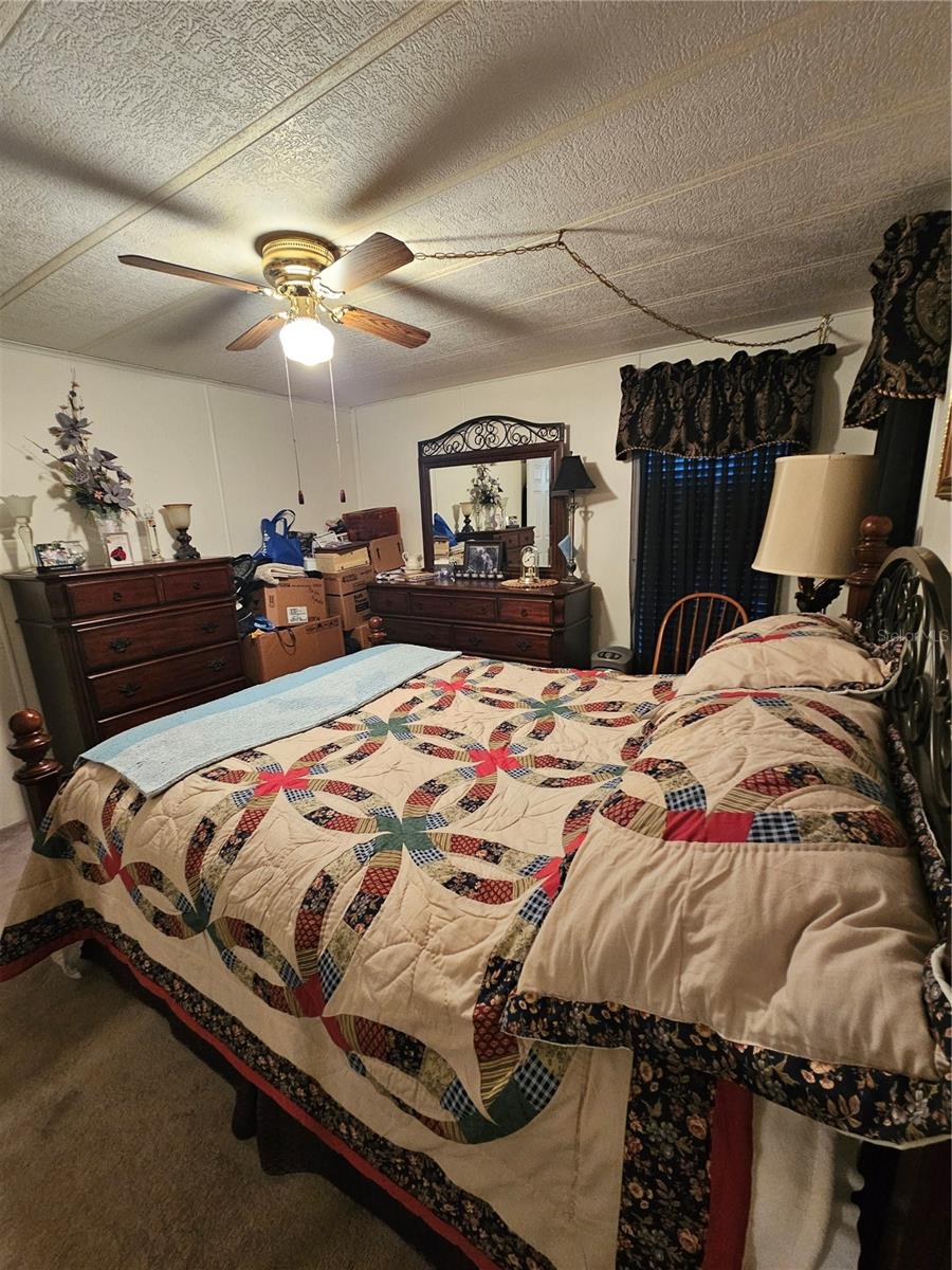 FROM NE COR OF SEC RUN S 04DEG 20 MIN50SEC W 330 F - Residential