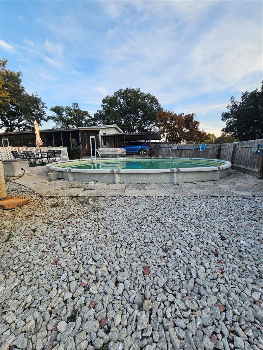 FROM NE COR OF SEC RUN S 04DEG 20 MIN50SEC W 330 F - Residential