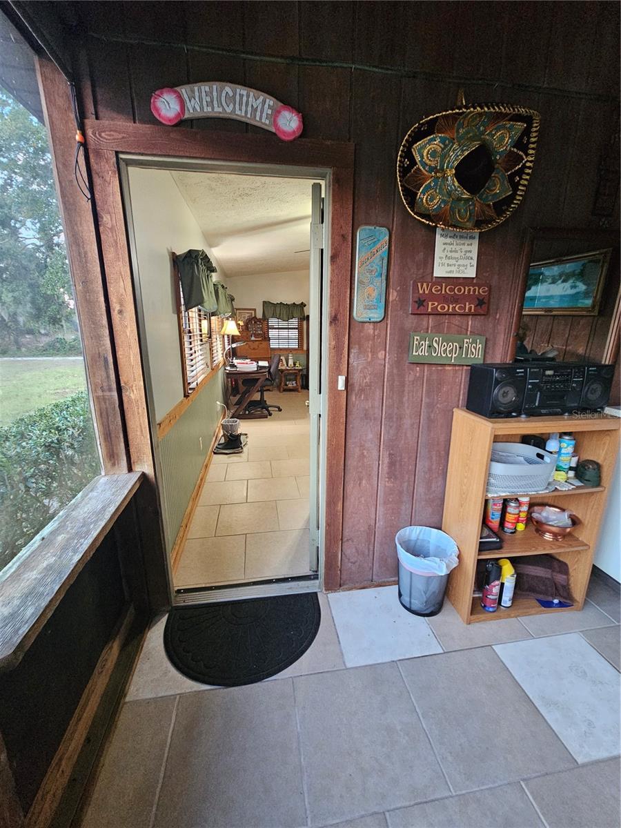 FROM NE COR OF SEC RUN S 04DEG 20 MIN50SEC W 330 F - Residential