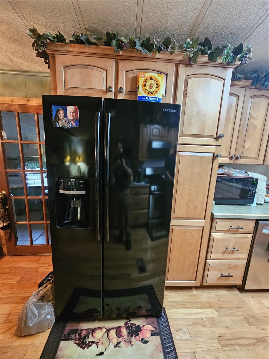 FROM NE COR OF SEC RUN S 04DEG 20 MIN50SEC W 330 F - Residential