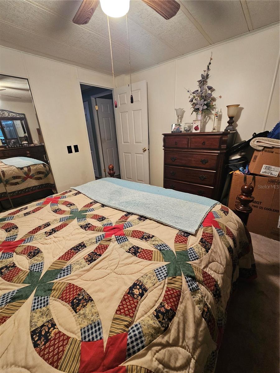 FROM NE COR OF SEC RUN S 04DEG 20 MIN50SEC W 330 F - Residential