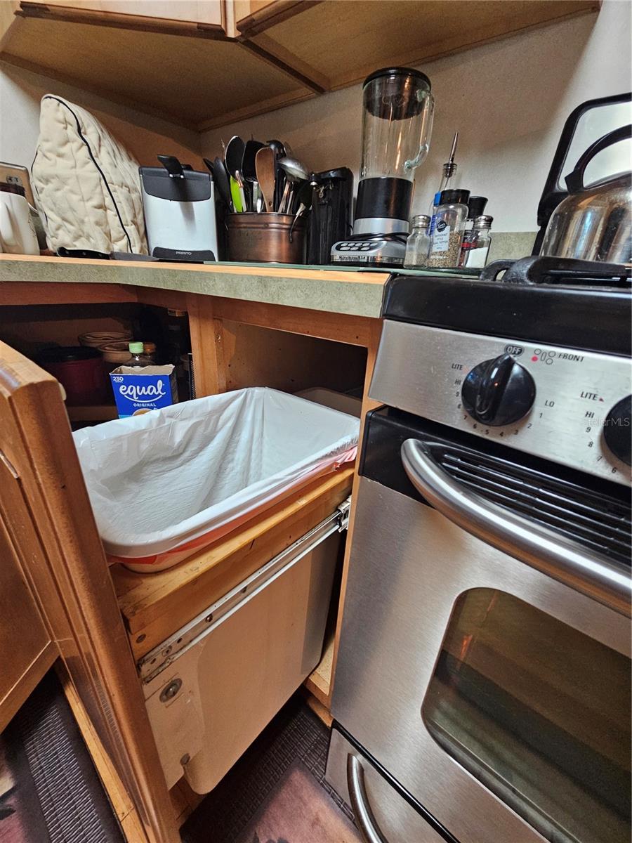 FROM NE COR OF SEC RUN S 04DEG 20 MIN50SEC W 330 F - Residential