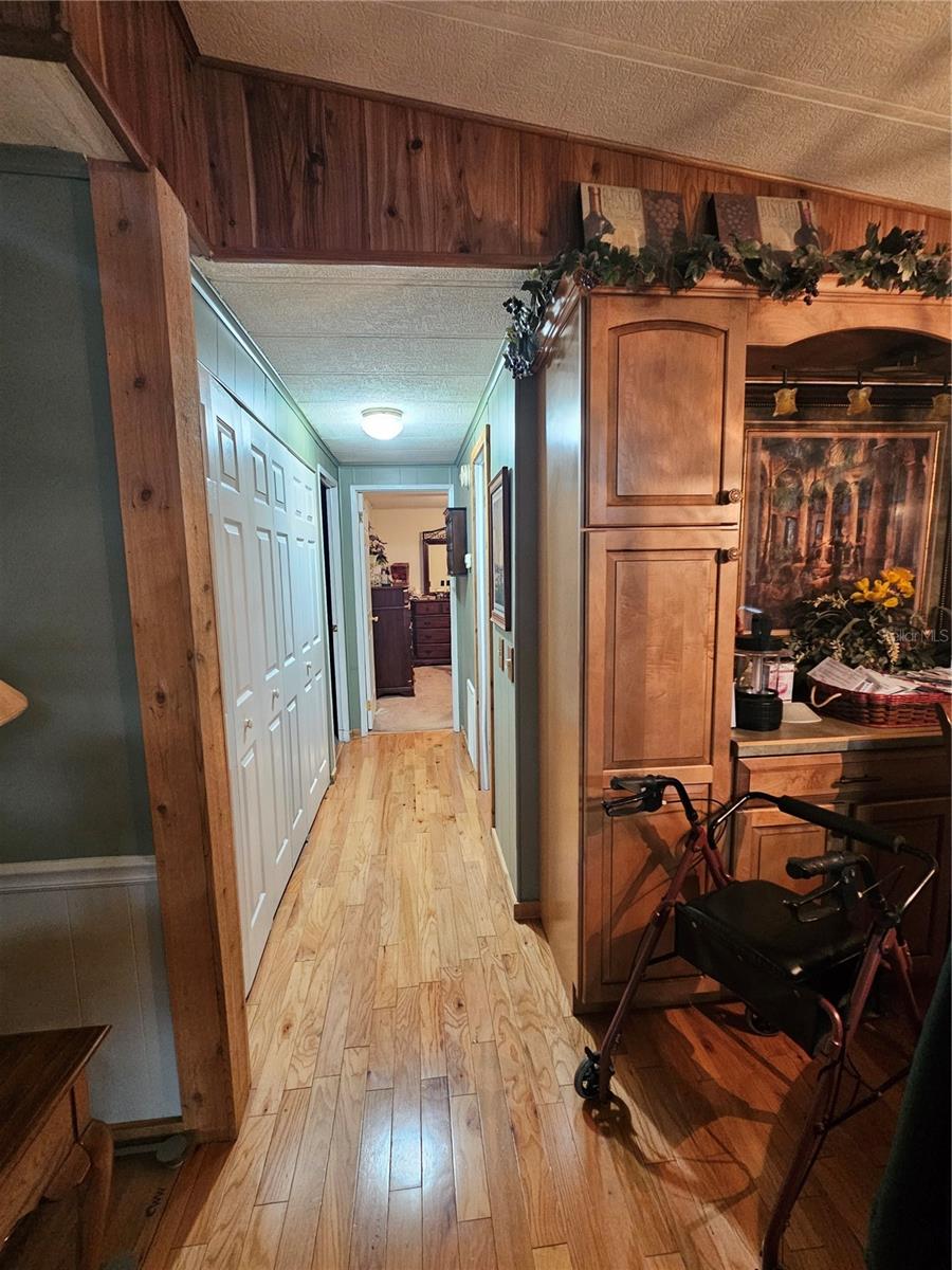 FROM NE COR OF SEC RUN S 04DEG 20 MIN50SEC W 330 F - Residential