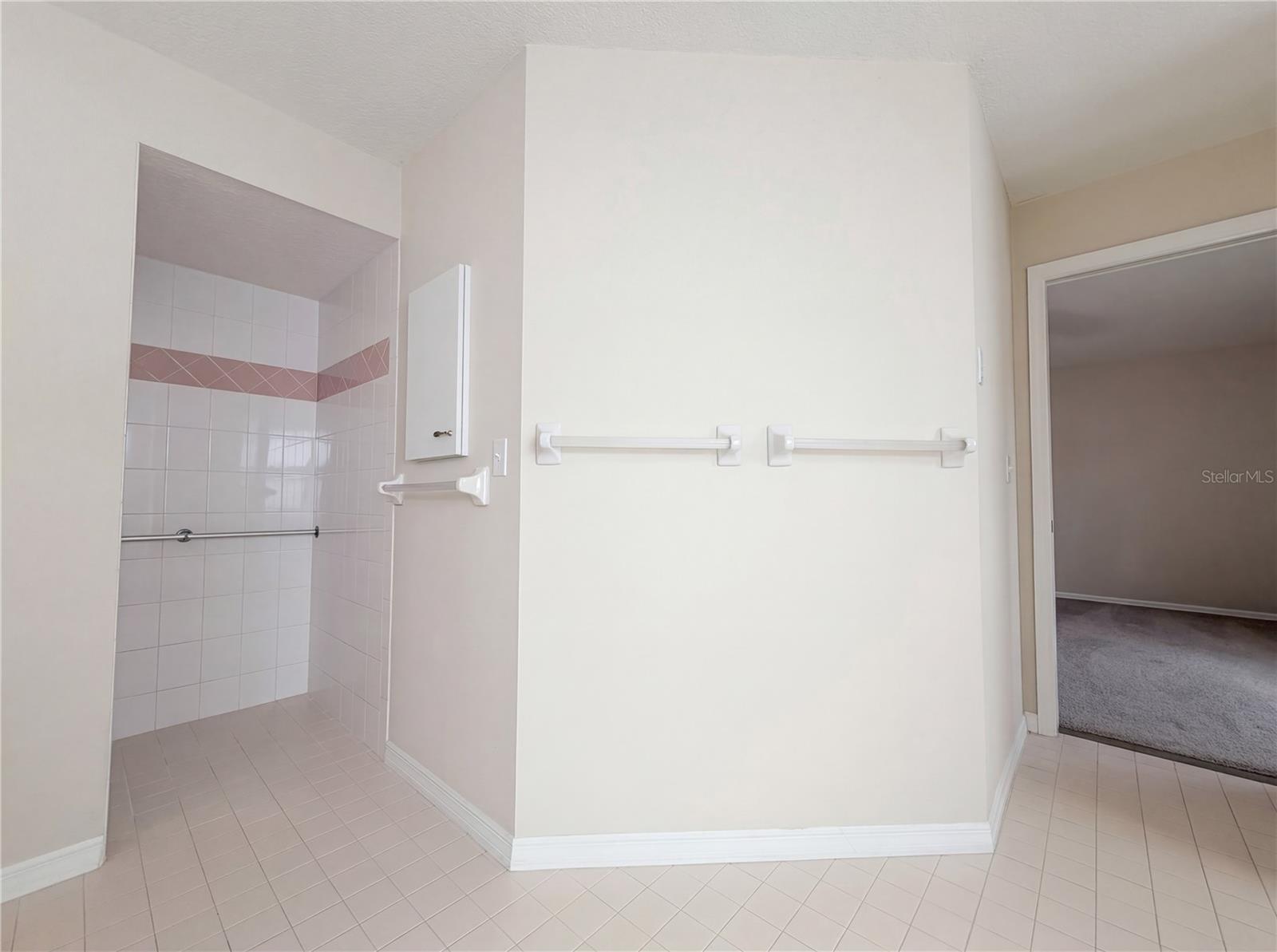 VILLAGE GREEN CLUB ESTATES - Residential