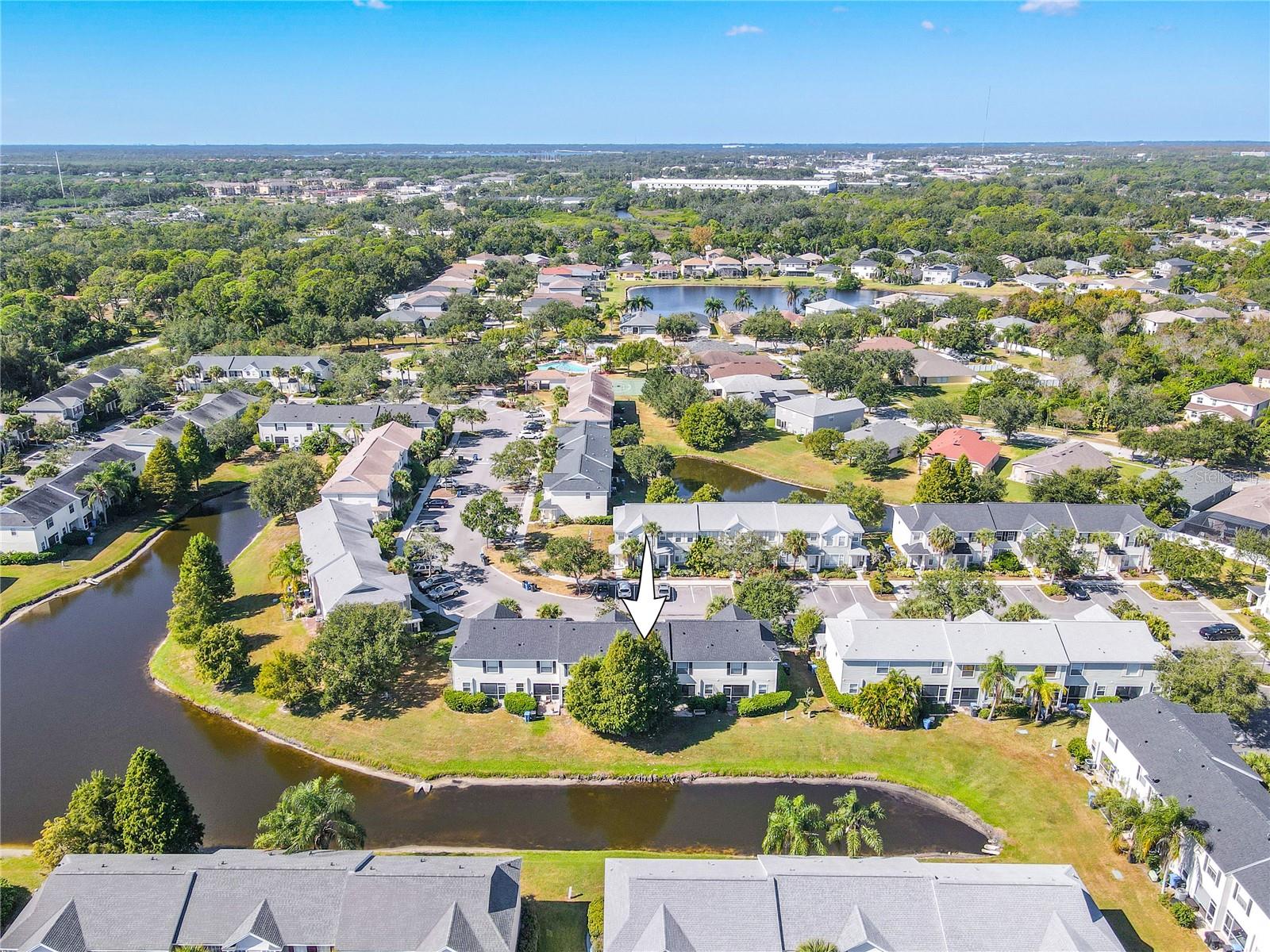 COUNTRY CHASE - Residential