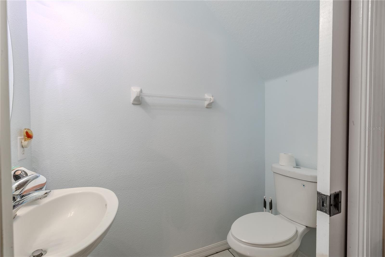 COUNTRY CHASE - Residential