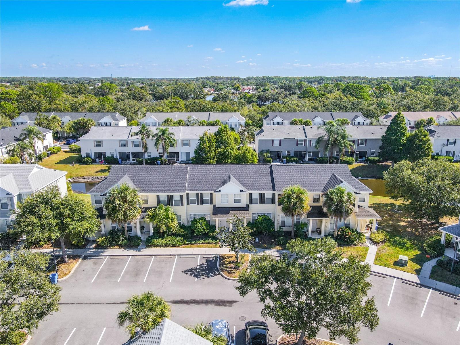 COUNTRY CHASE - Residential