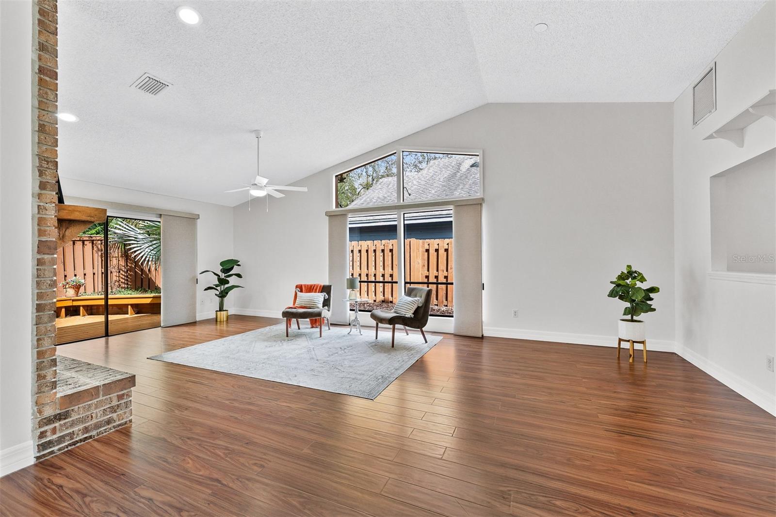 WOODBRIDGE AT THE SPGS UNIT 3 - Residential