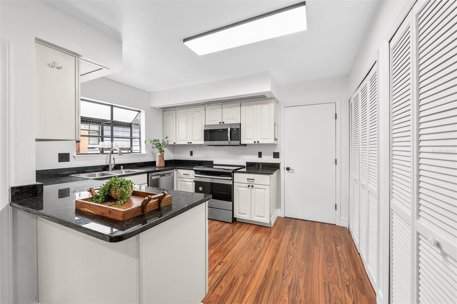 WOODBRIDGE AT THE SPGS UNIT 3 - Residential