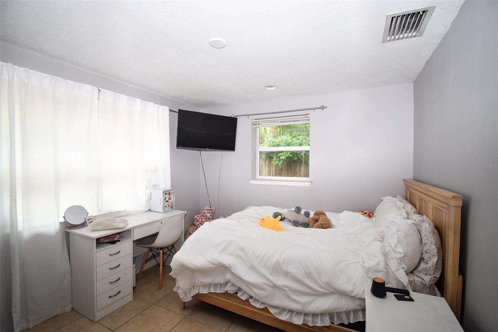SOUTH VENICE - Residential Lease