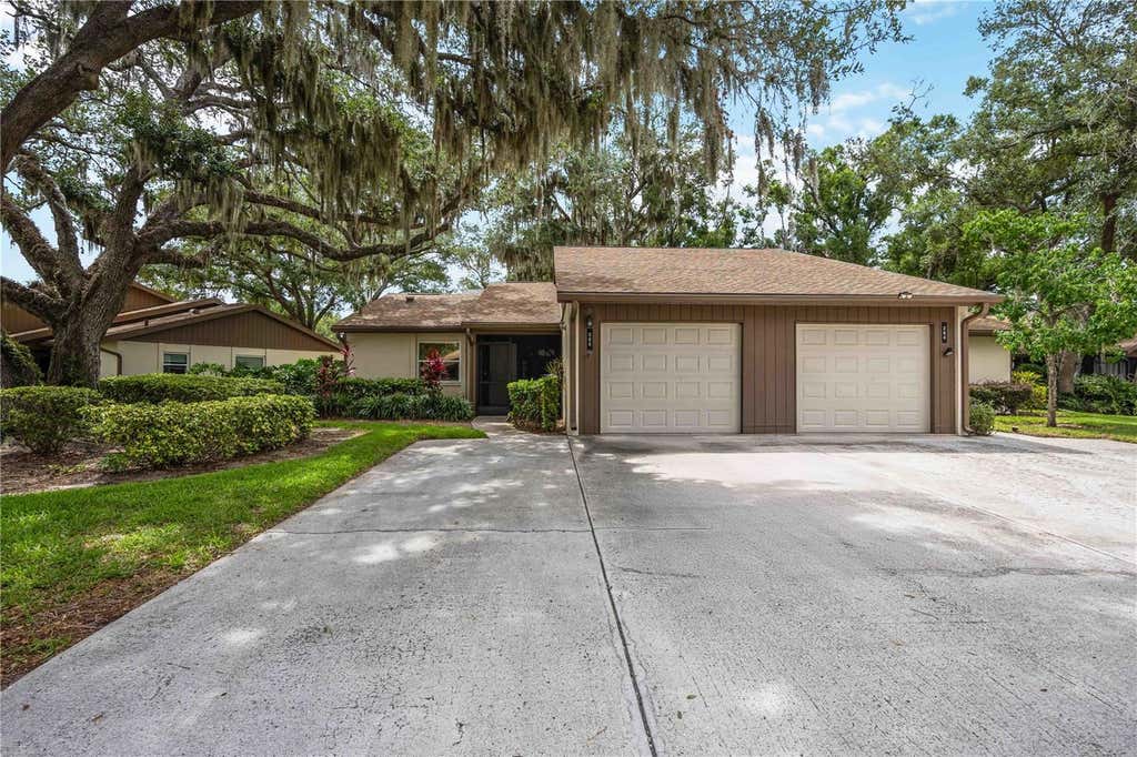 Photo of 266 Oak Hill Drive #34, Sarasota, FL 34232 (MLS # A4696620)