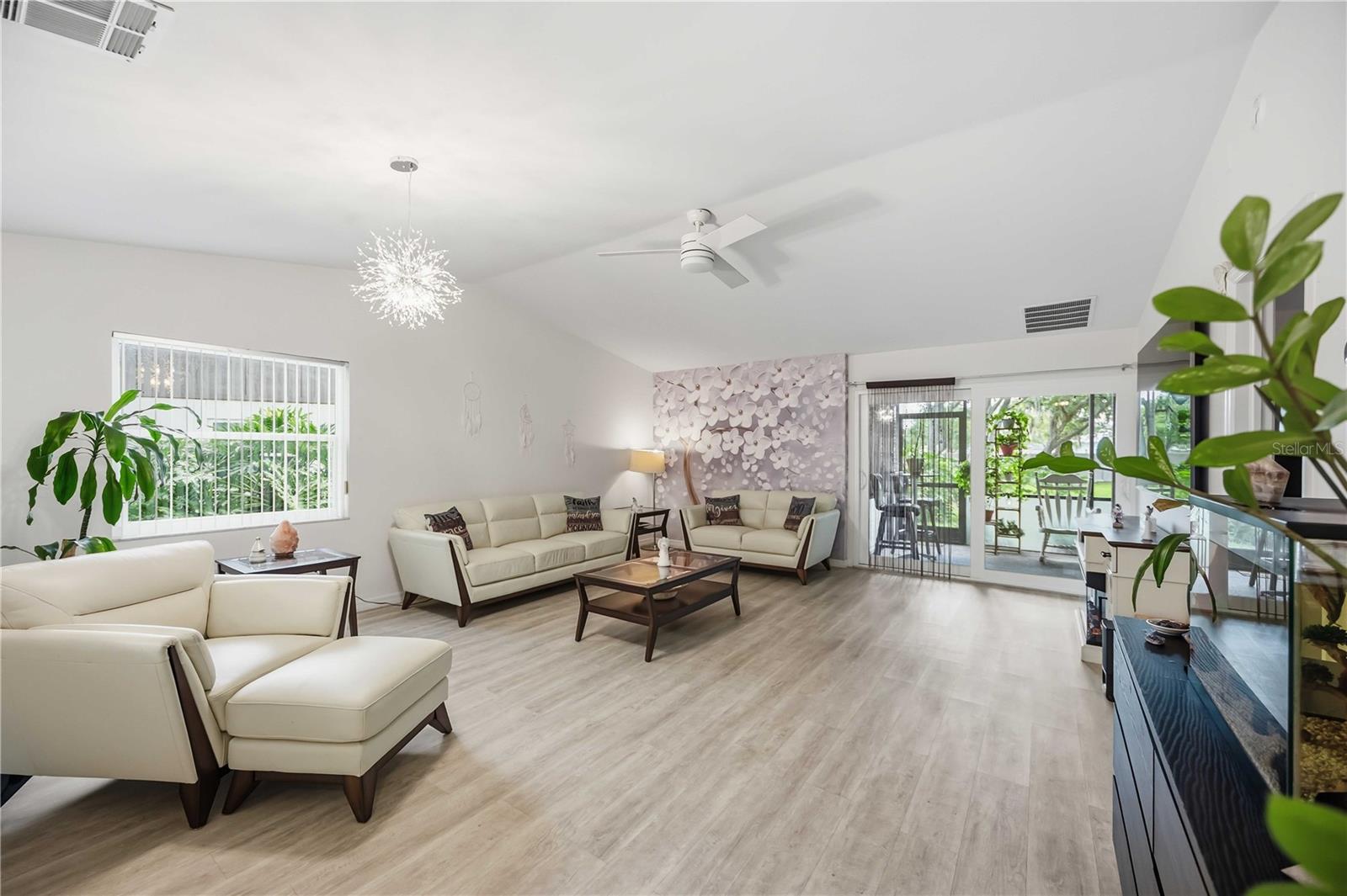 266 OAK HILL DRIVE 34