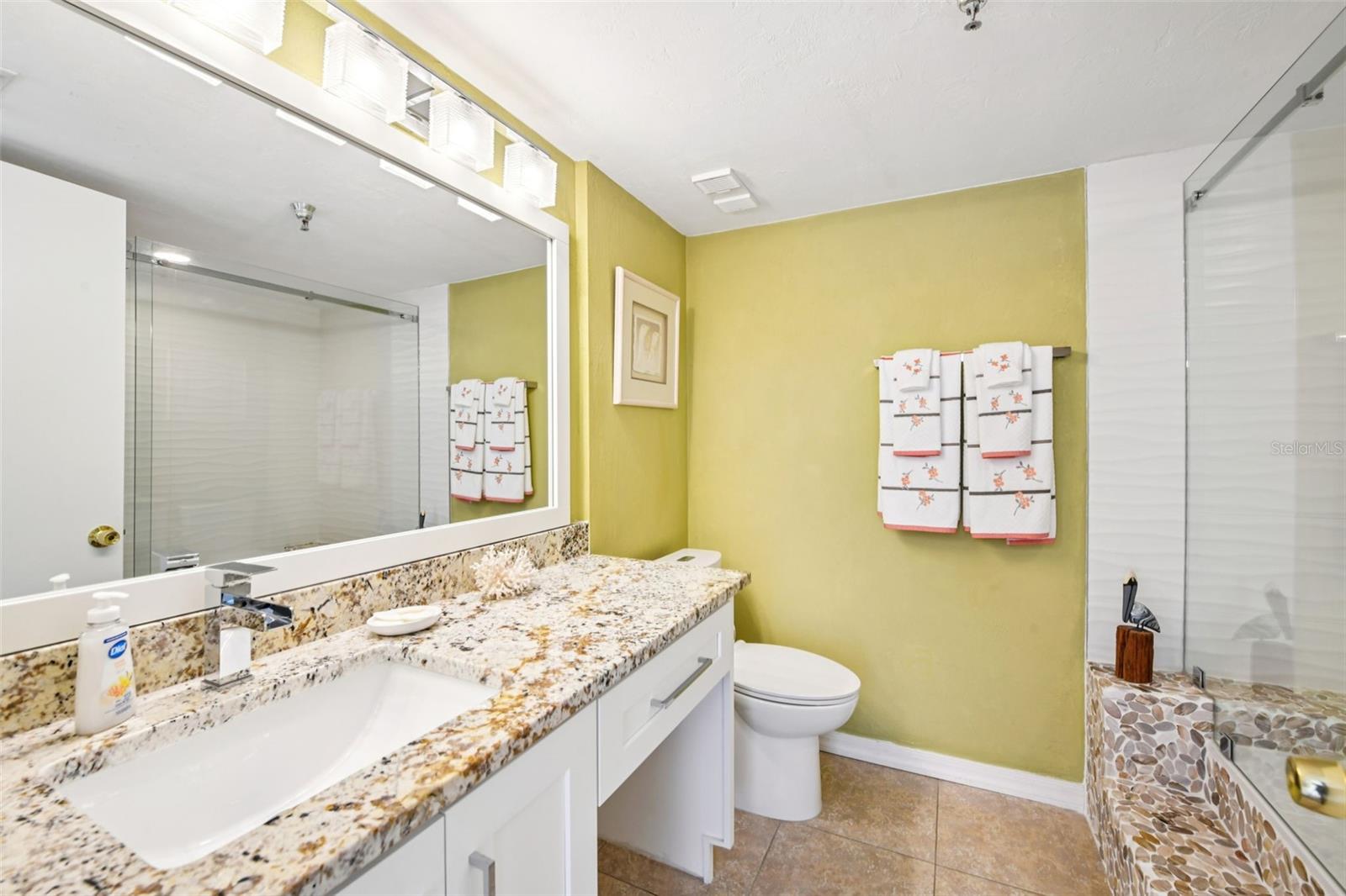 ASHLEY CONDO - Residential