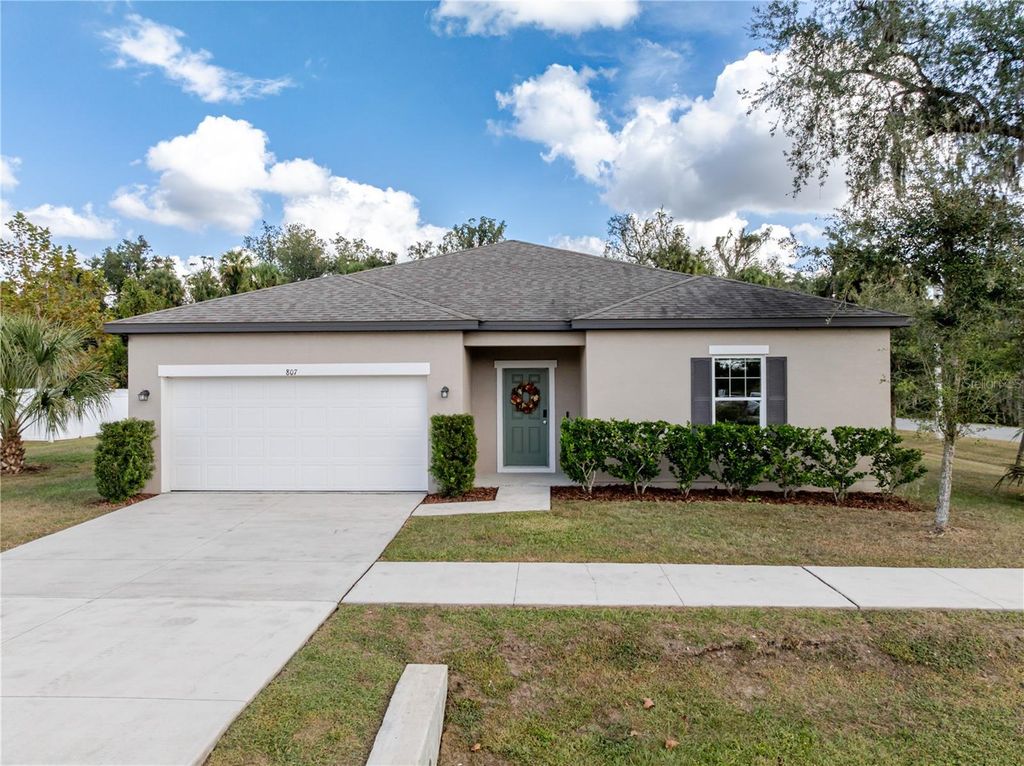 Photo of 807 Garden Oaks Square, Seffner, FL 33584 (MLS # TB8492826)