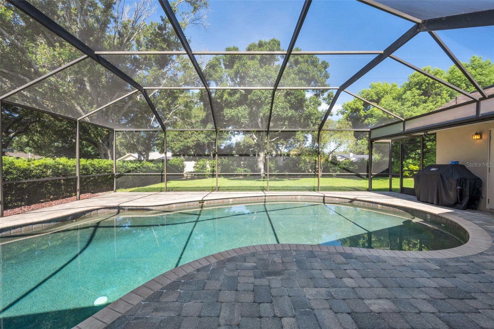 9904 OAKS LANE