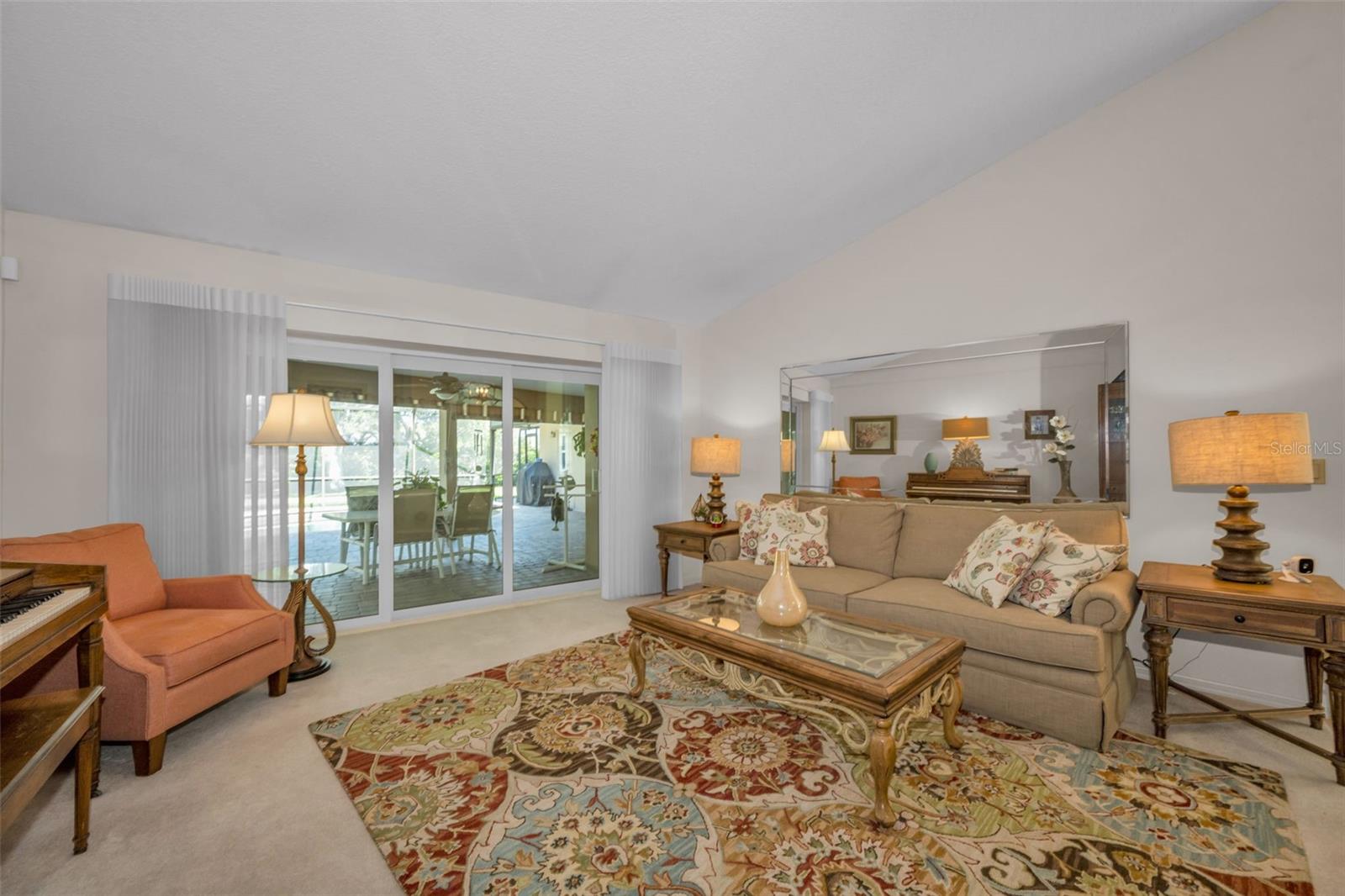9904 OAKS LANE