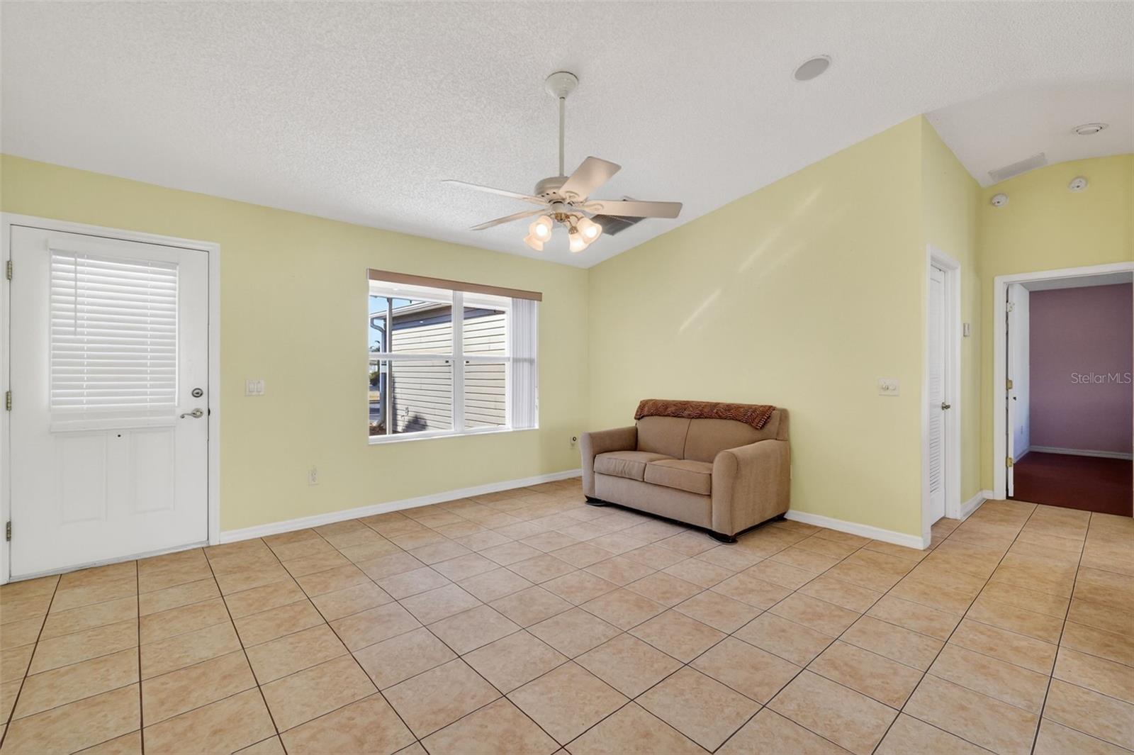 879 HARETISON AVENUE