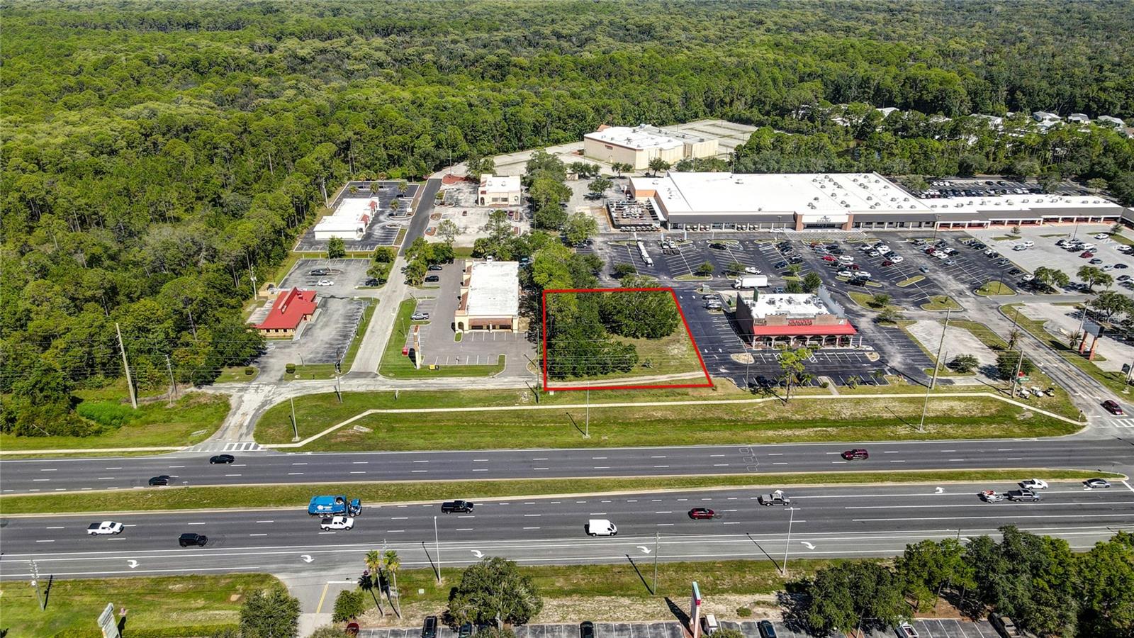 PRIME COMMERCIAL LOT – HIGH VISIBILITY LOCATION!
Don’t miss this incredible opportunity to own a vacant commercial lot in one of the busiest areas of Hernando County! Offering excellent frontage on a high-traffic thoroughfare, this property provides maximum exposure for your business. Zoned commercial, this lot is ideal for a variety of uses such as retail, office, restaurant, or service-based business (verify with county for permitted uses).
With its strategic location near established businesses, restaurants, and shopping, plus easy access to major roads, this property is perfectly positioned for success. Whether you’re looking to develop now or invest for the future, this is a rare find in a booming area.
Act fast – opportunities like this don’t last long!