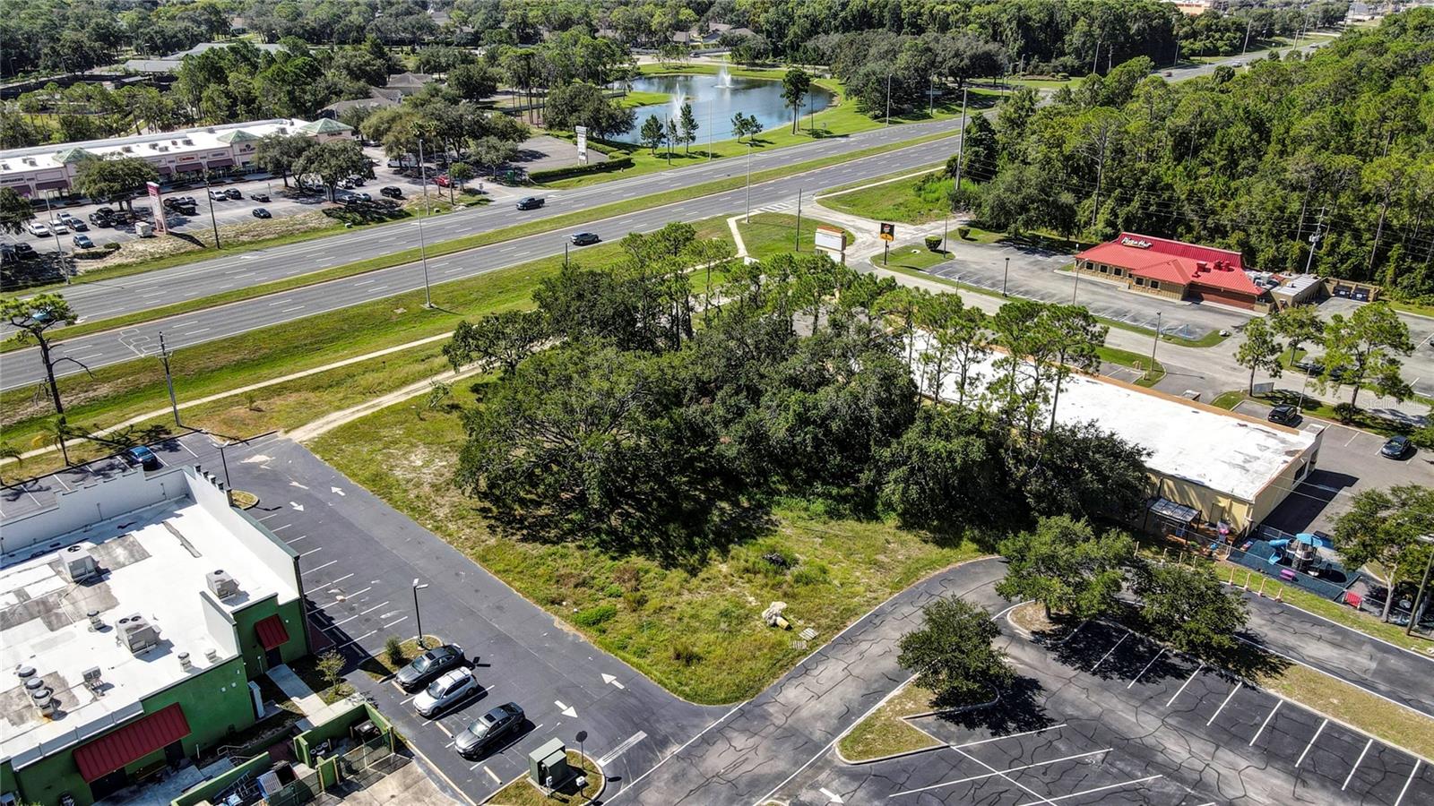 COMMERCIAL WAY COMMONS - Land