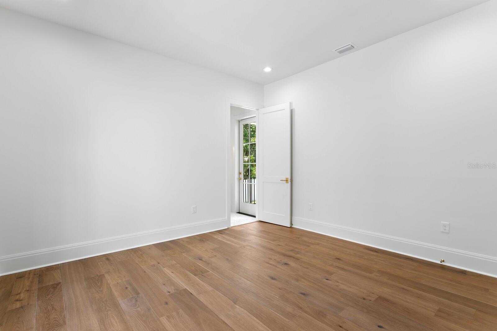 SUNSET PARK - Residential