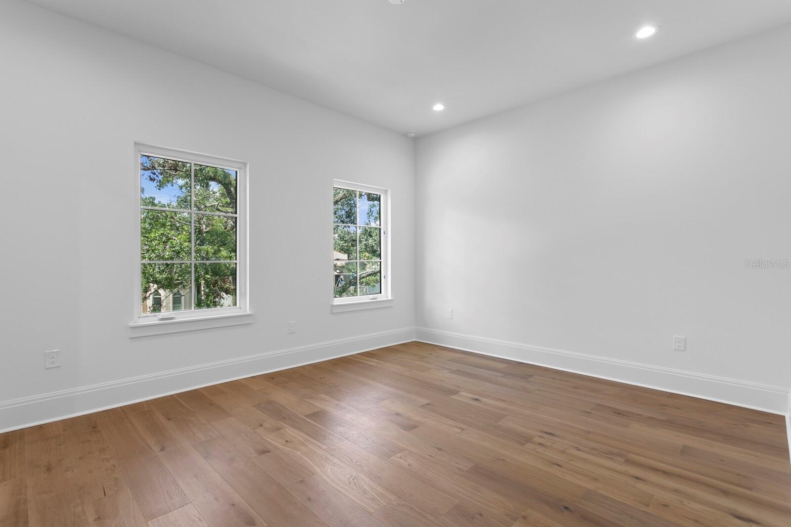 SUNSET PARK - Residential